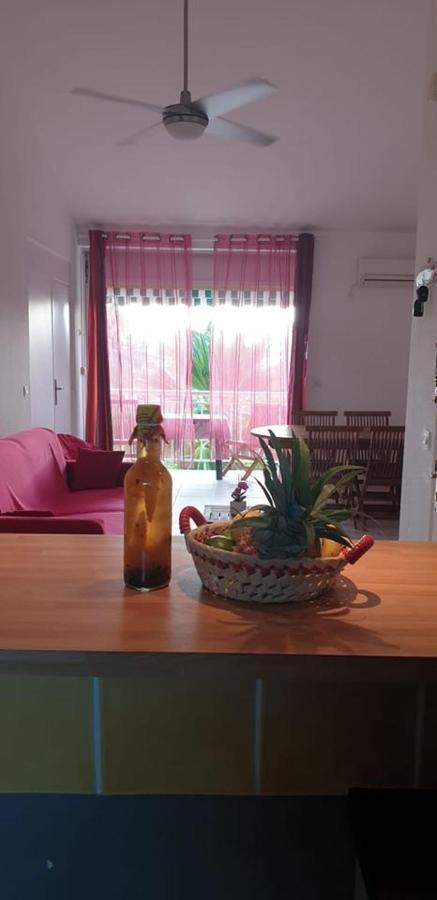 Ti Kaz A Rhum Daire Sainte-Anne  Dış mekan fotoğraf